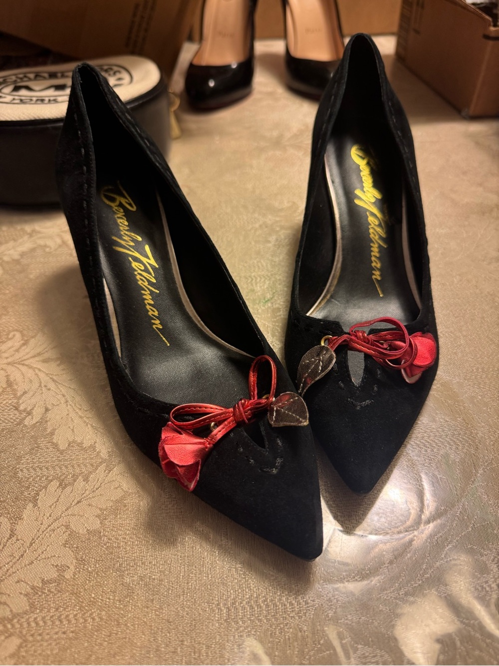 Beverly Feldman Black Suede Red Rose Pointed Toe Kitten Heels - Size 6M